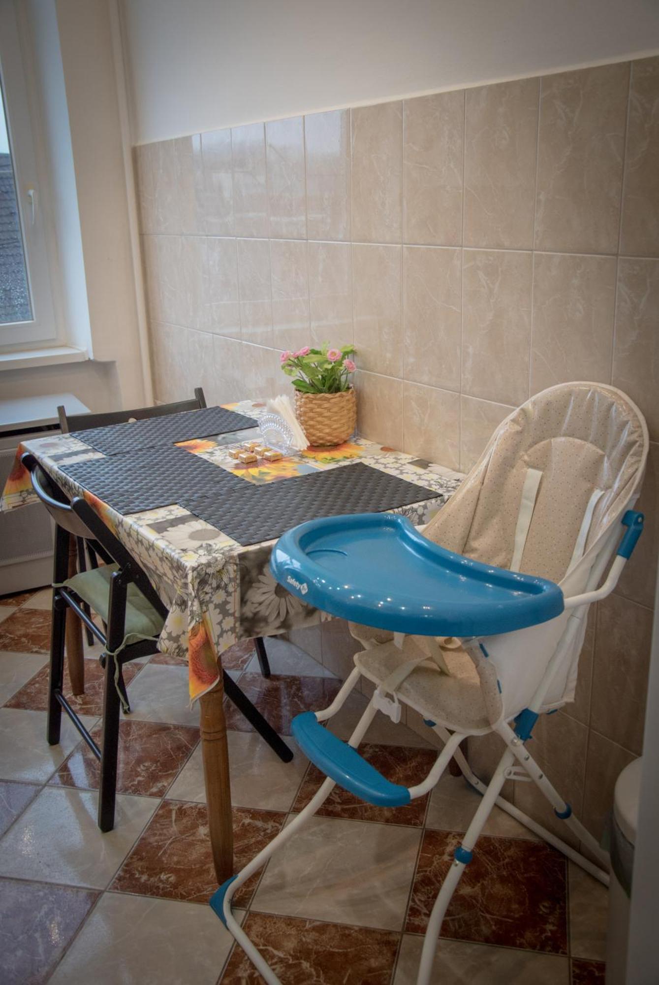 Lovely Central Apartment With Free Parking, Koezponthoz Koezeli 3 Szobas Lakas Gyor Luaran gambar